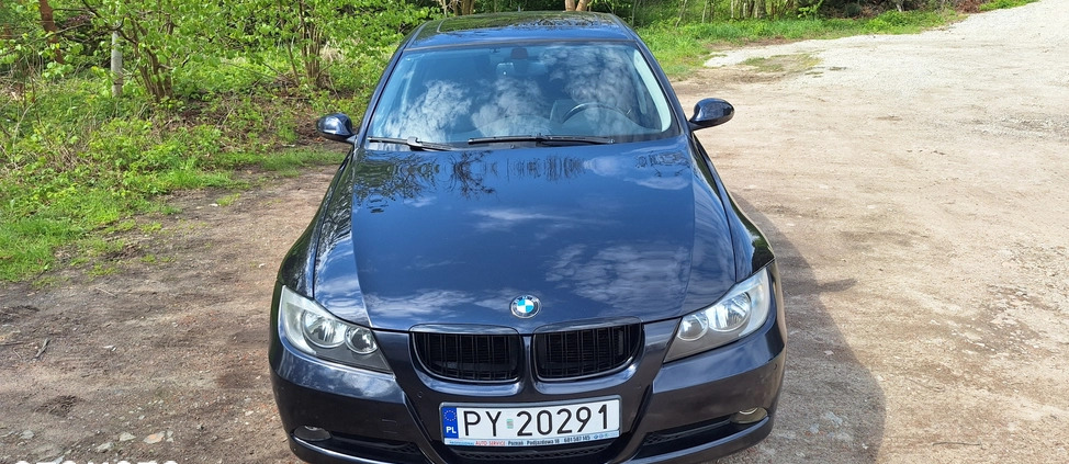 BMW Seria 3 cena 25900 przebieg: 137000, rok produkcji 2005 z Poznań małe 326